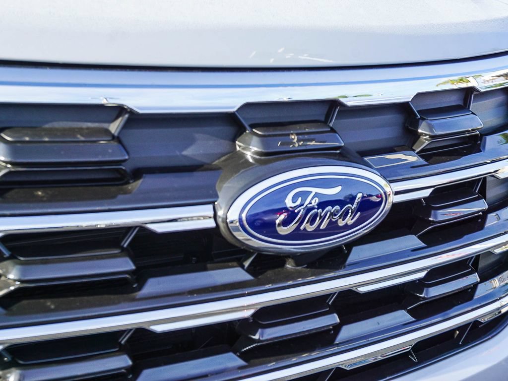New 2026 Ford Explorer Active RWD image 11