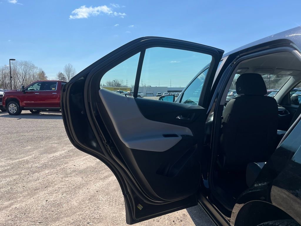 Used 2020 Chevrolet Equinox LS image 28