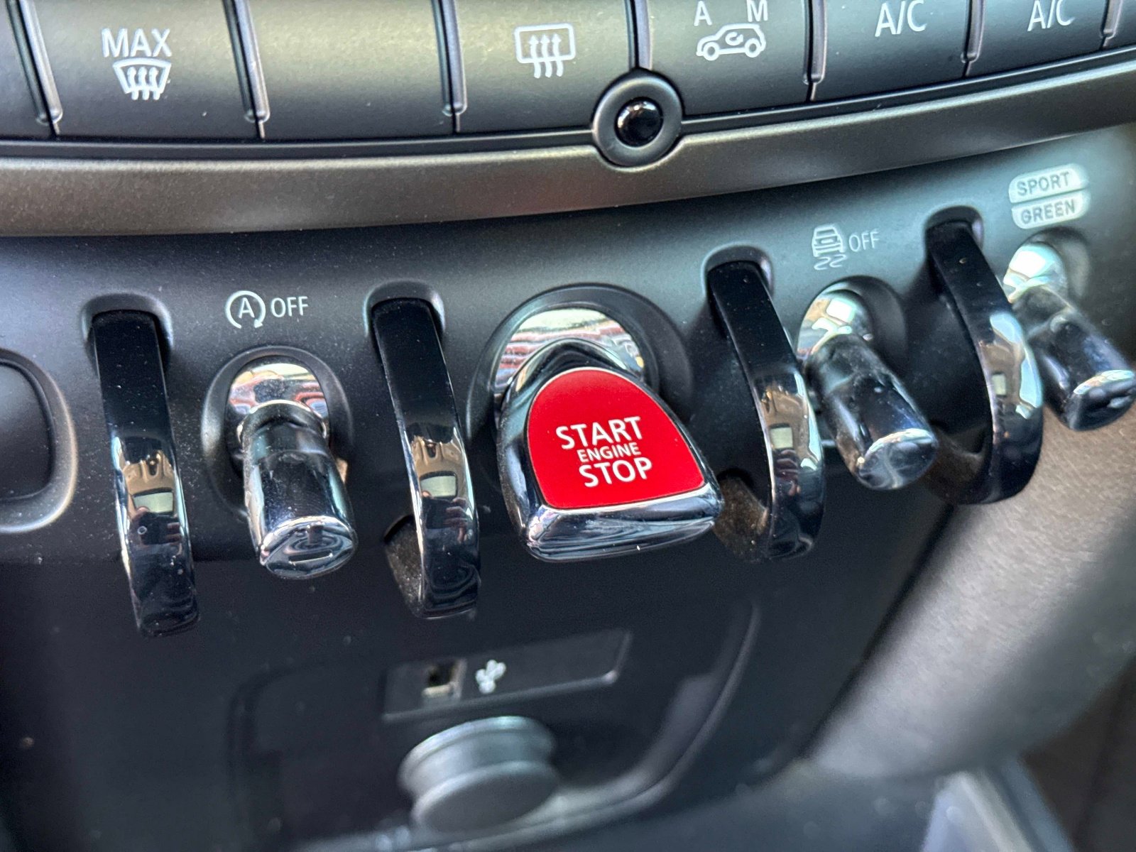 Used 2022 MINI Cooper Countryman S w/ Storage Package image 30