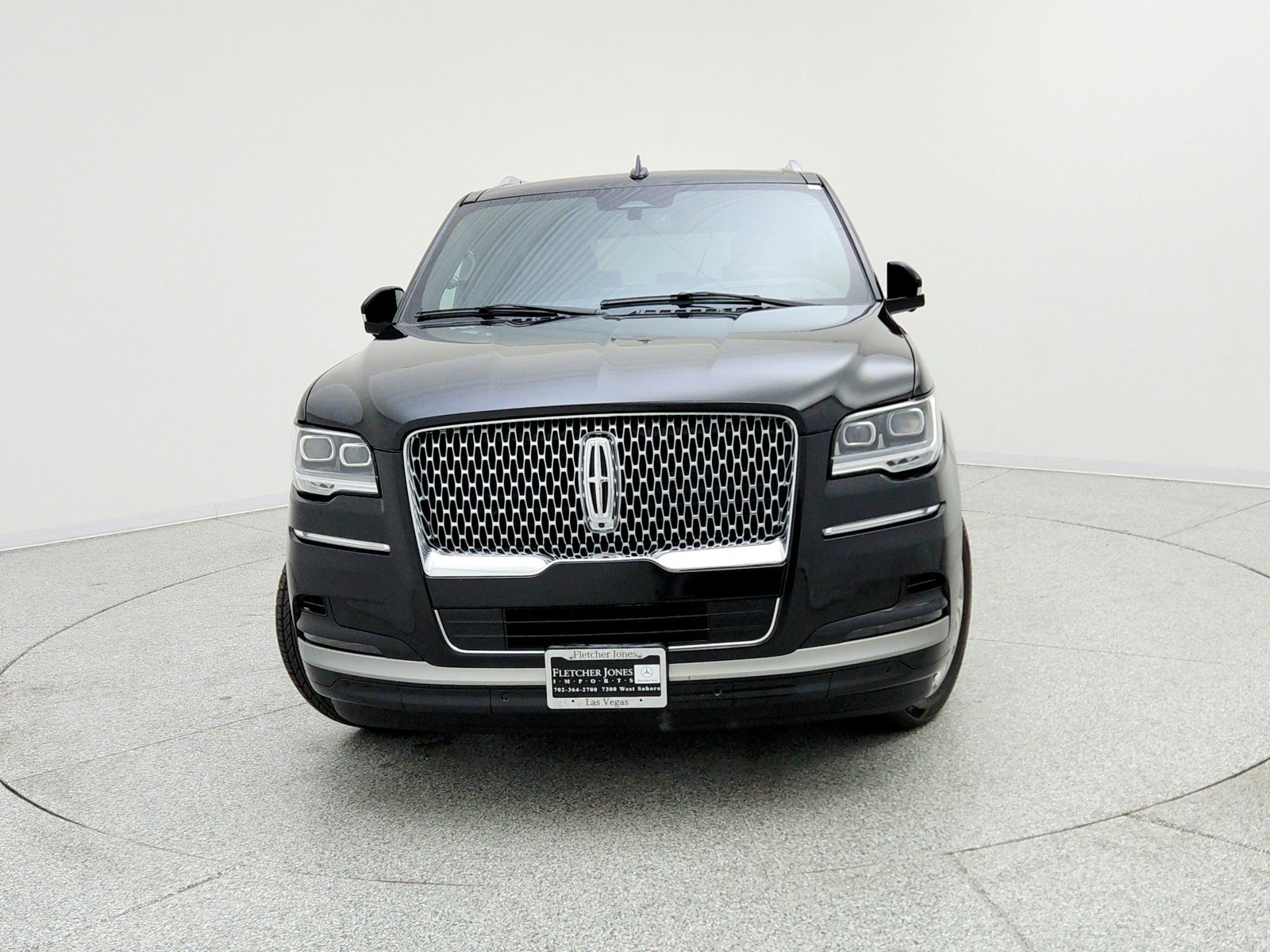 Used 2024 Lincoln Navigator Reserve image 2
