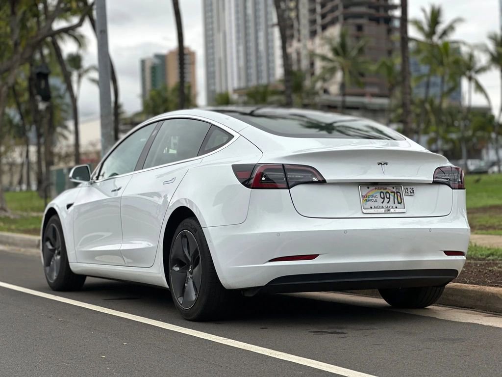 Used 2018 Tesla Model 3 Mid Range image 3