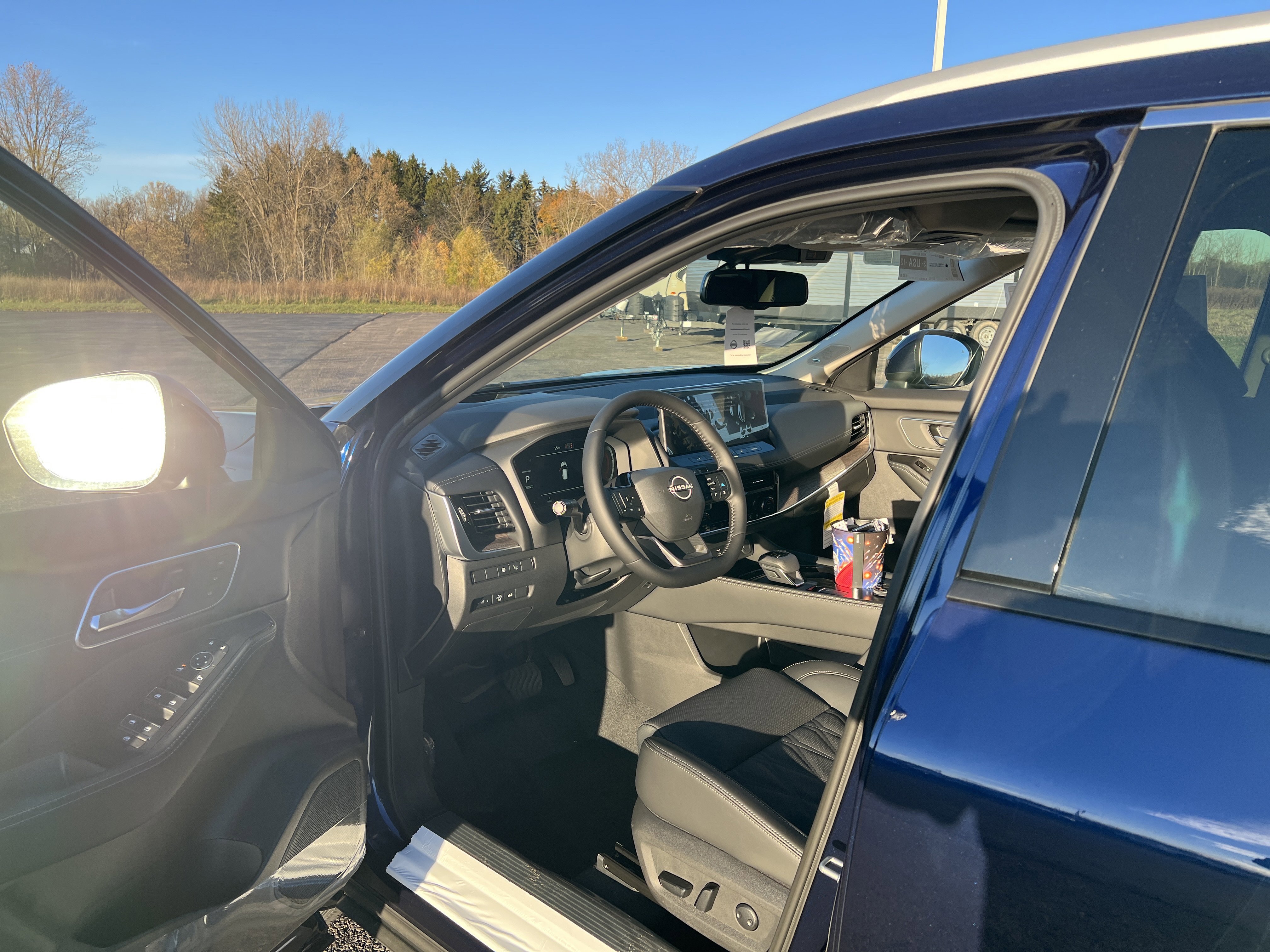 New 2026 Nissan Rogue Platinum w/ Platinum Premium Package image 3