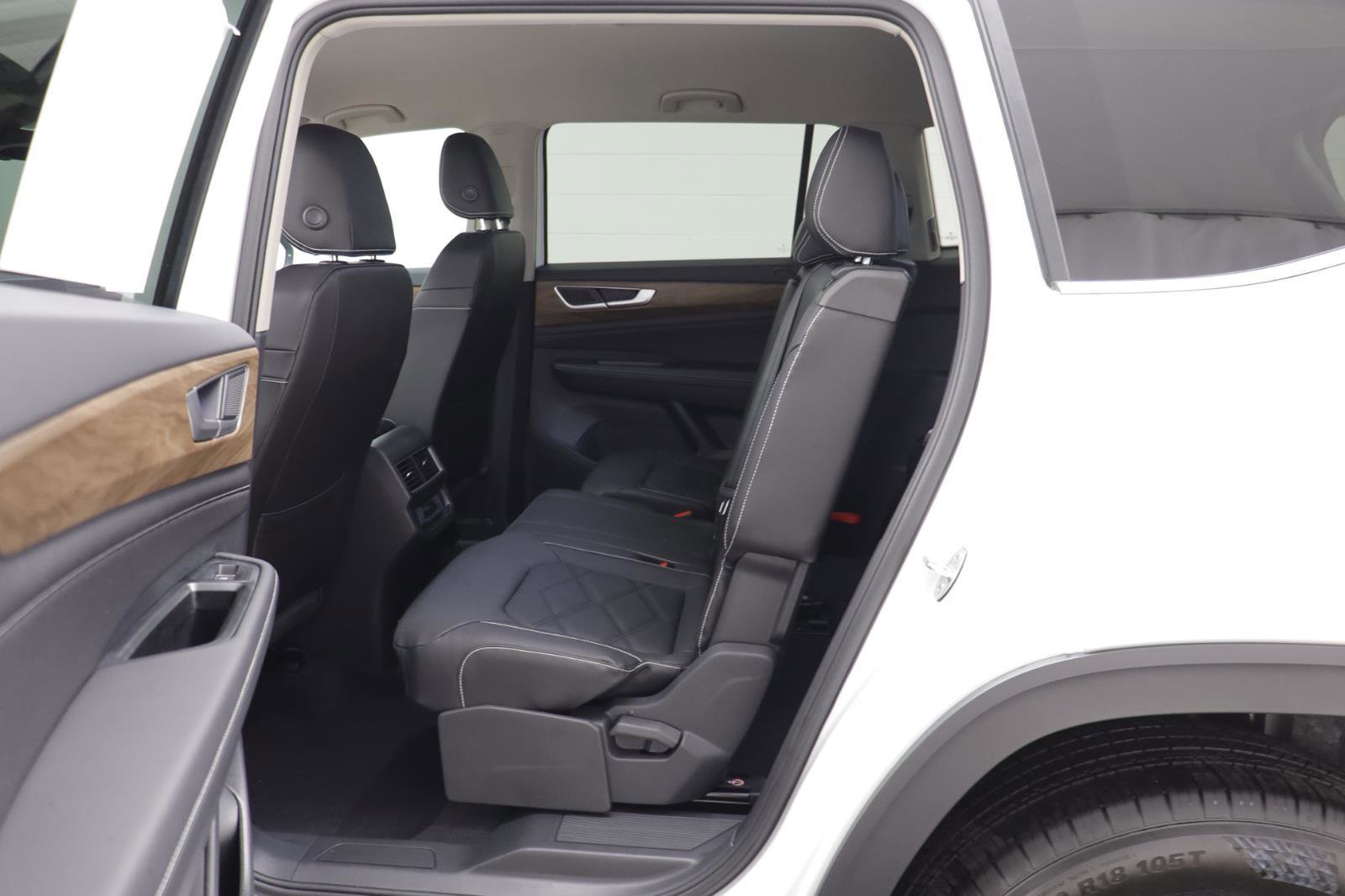 New 2026 Volkswagen Atlas SE image 12