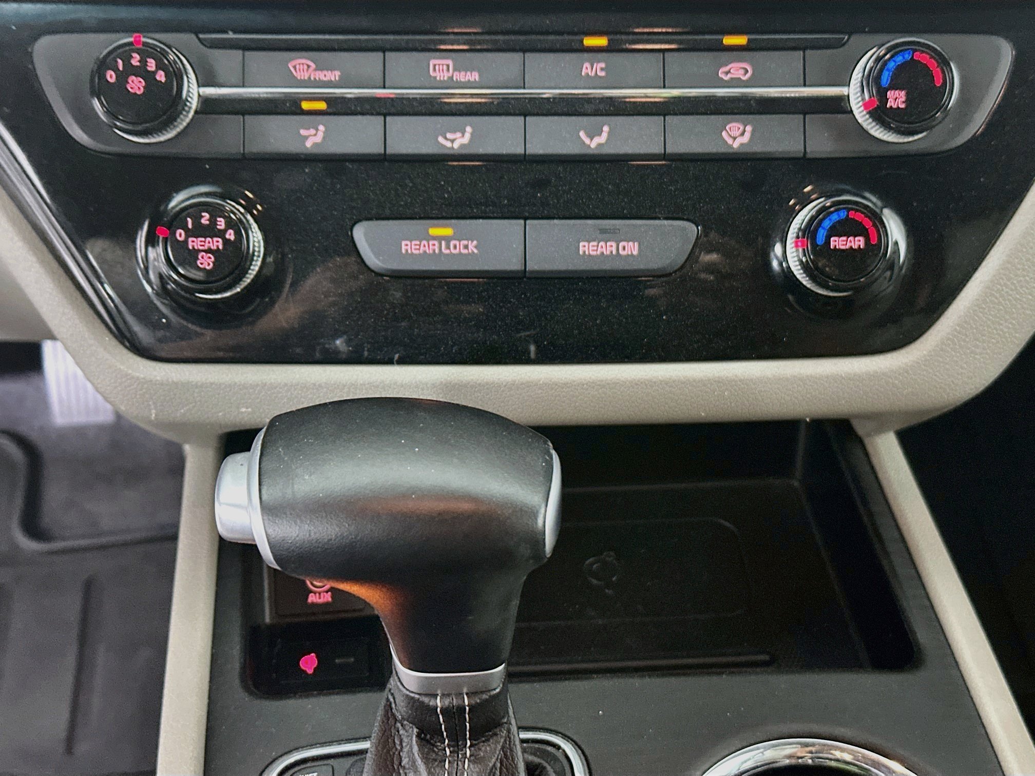 Used 2020 Kia Sedona EX FWD image 23