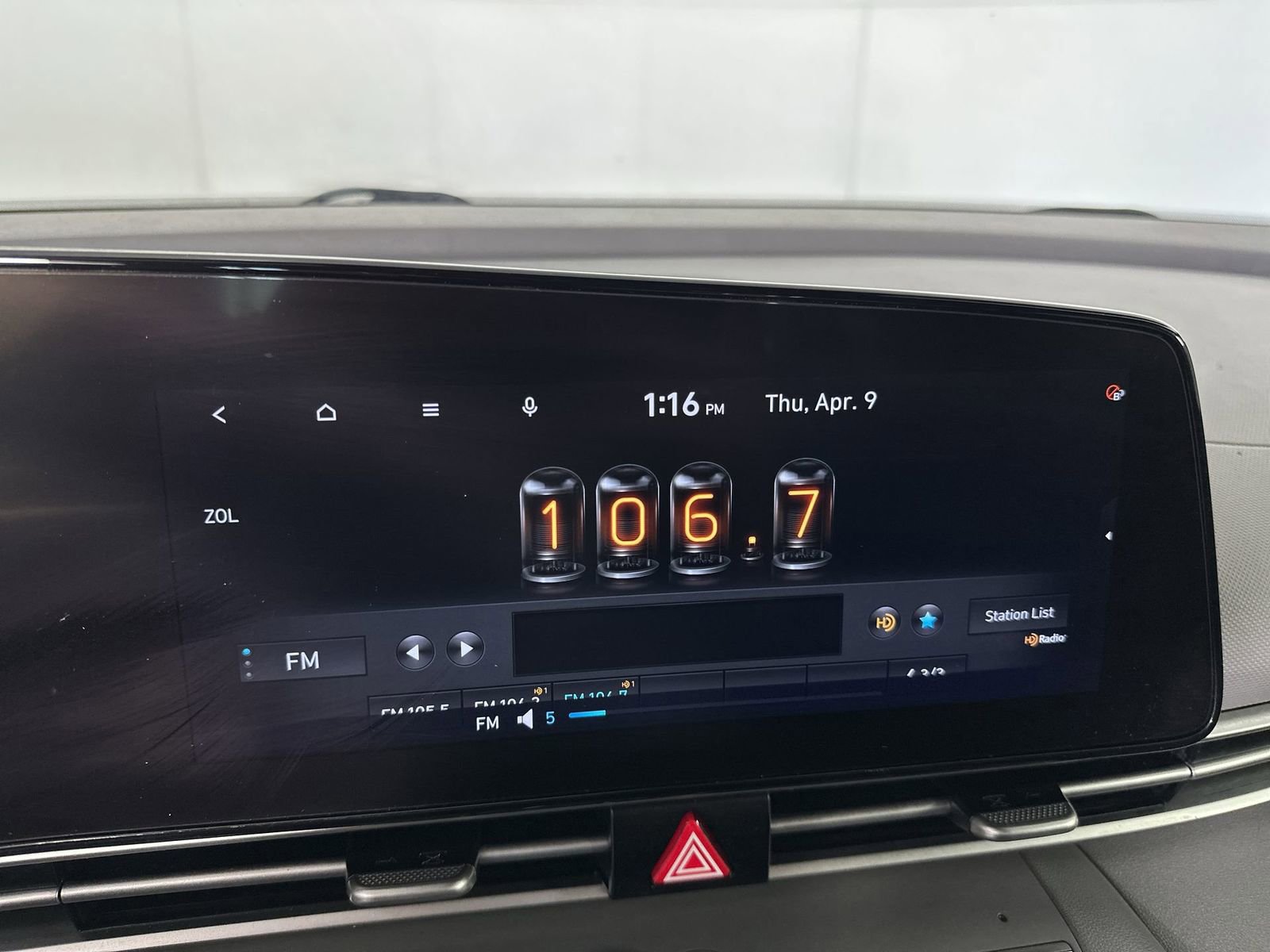 Used 2023 Hyundai Elantra SEL w/ Convenience Package FWD image 16