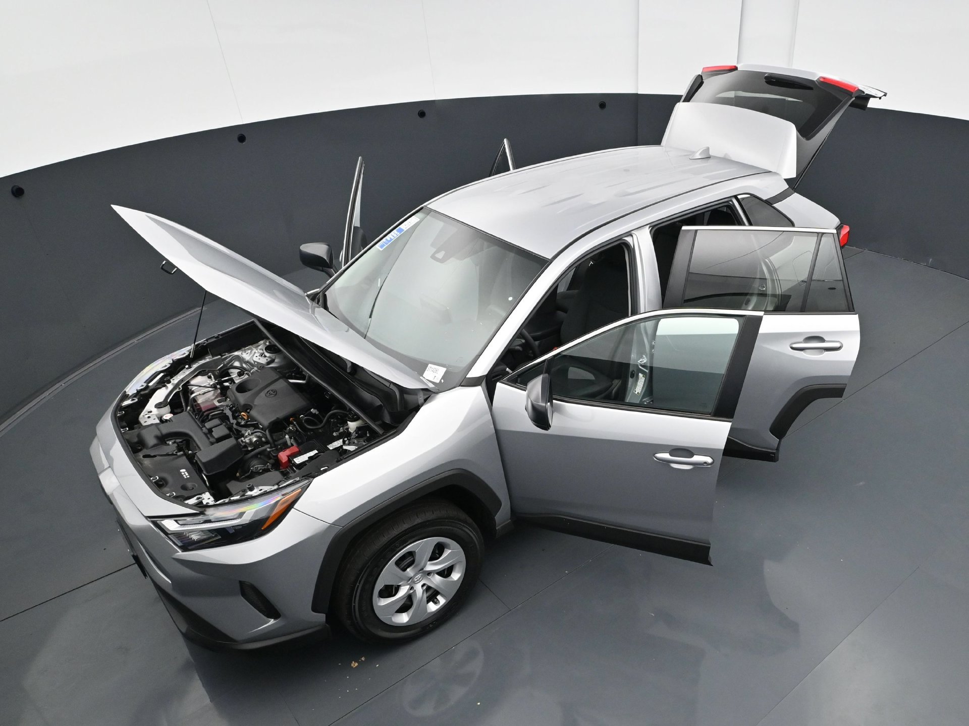 Used 2024 Toyota RAV4 LE AWD/4WD image 40