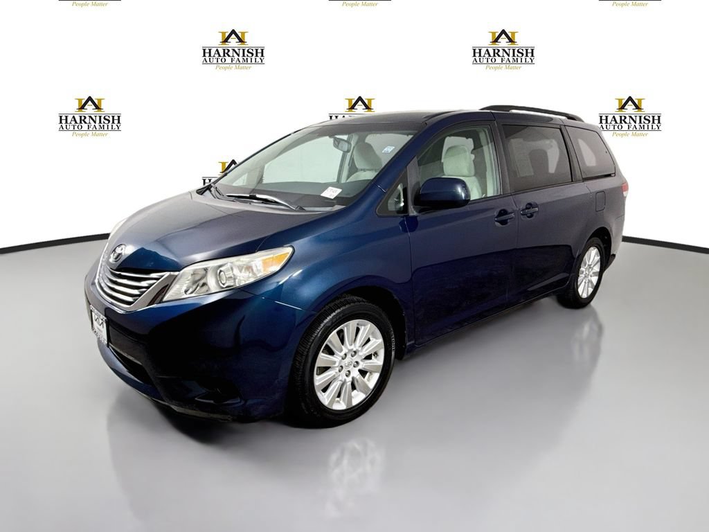 Used 2011 Toyota Sienna LE w/ Towing Pkg AWD/4WD image 3