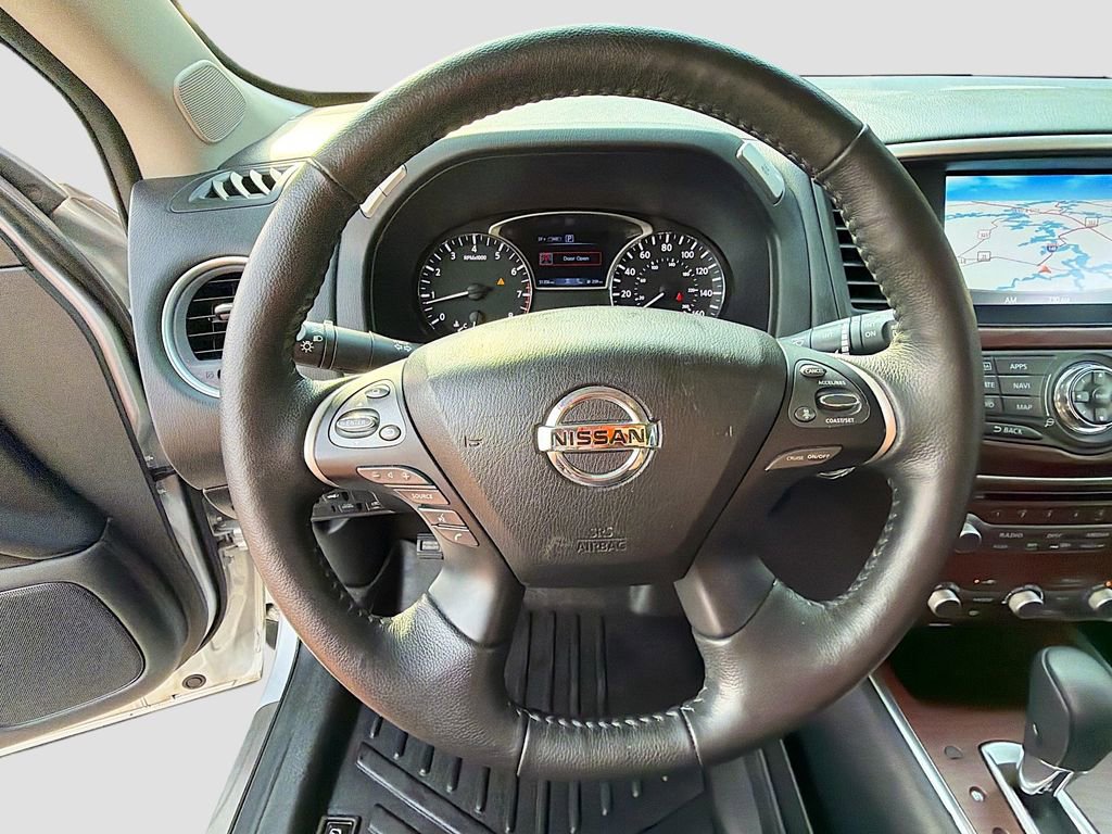 Used 2020 Nissan Pathfinder Platinum image 11