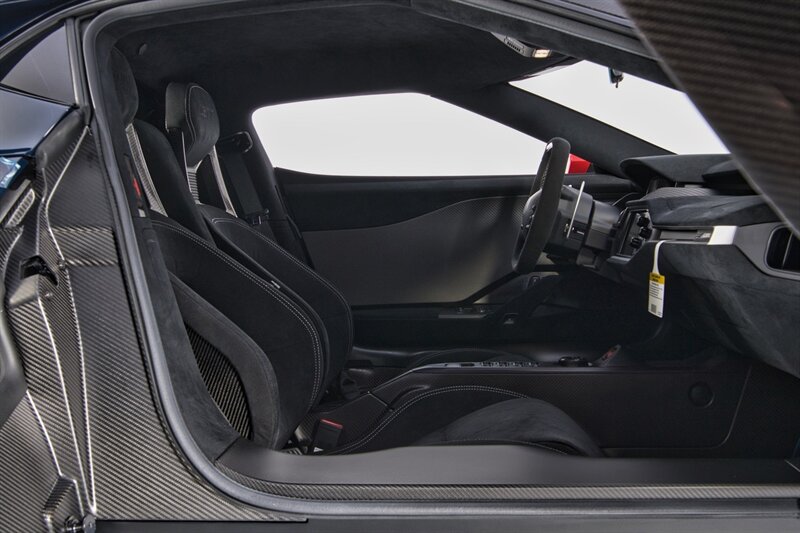 Used 2020 Ford GT Carbon Series RWD image 27