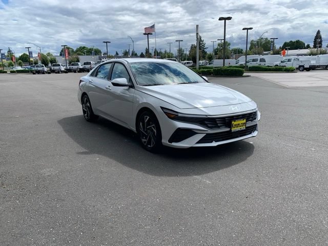 New 2026 Hyundai Elantra Limited FWD image 7