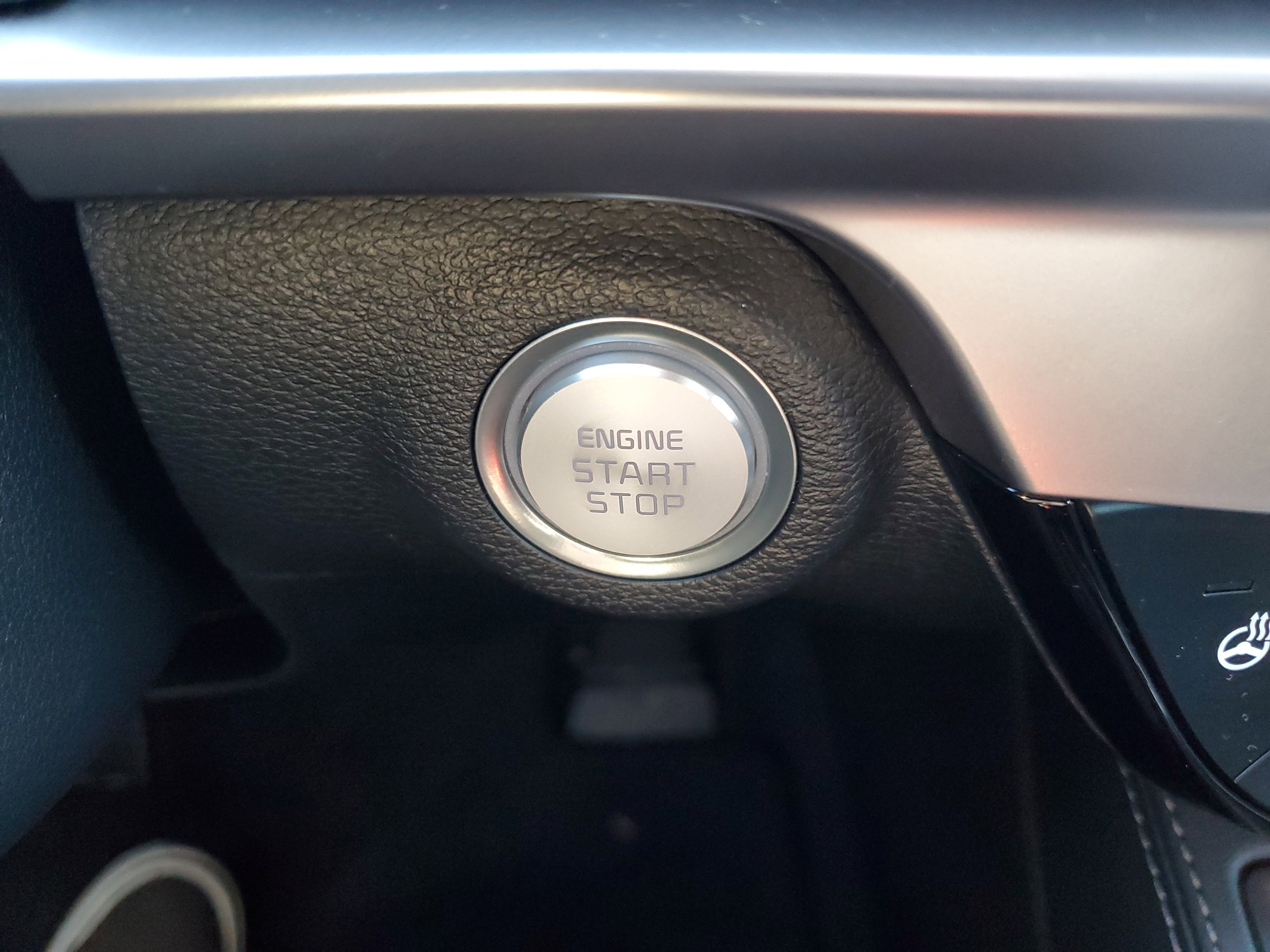 Certified 2025 Kia Telluride AWD image 32