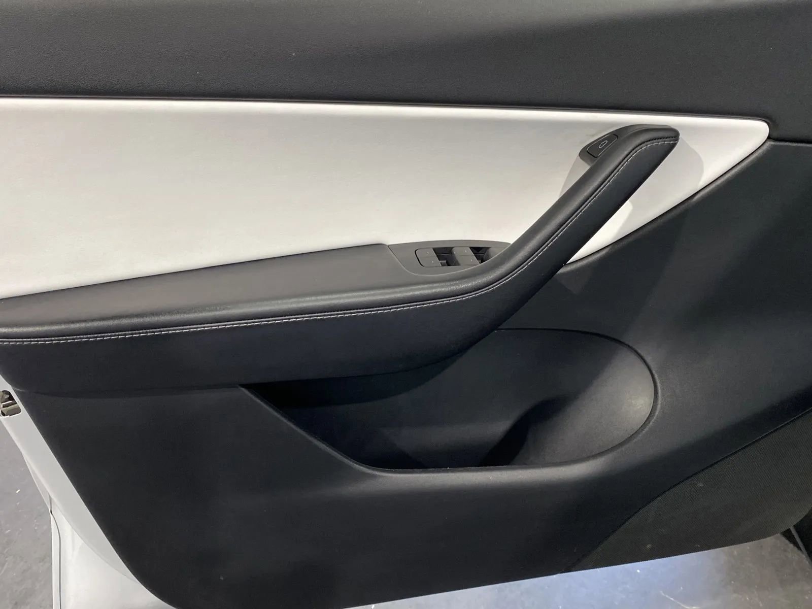 Used 2021 Tesla Model Y Long Range image 12