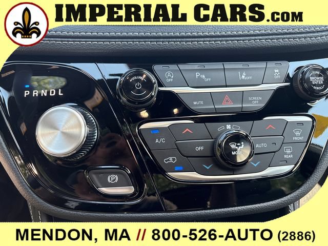 New 2027 Chrysler Pacifica Limited w/ Family Tech Group AWD/4WD image 29