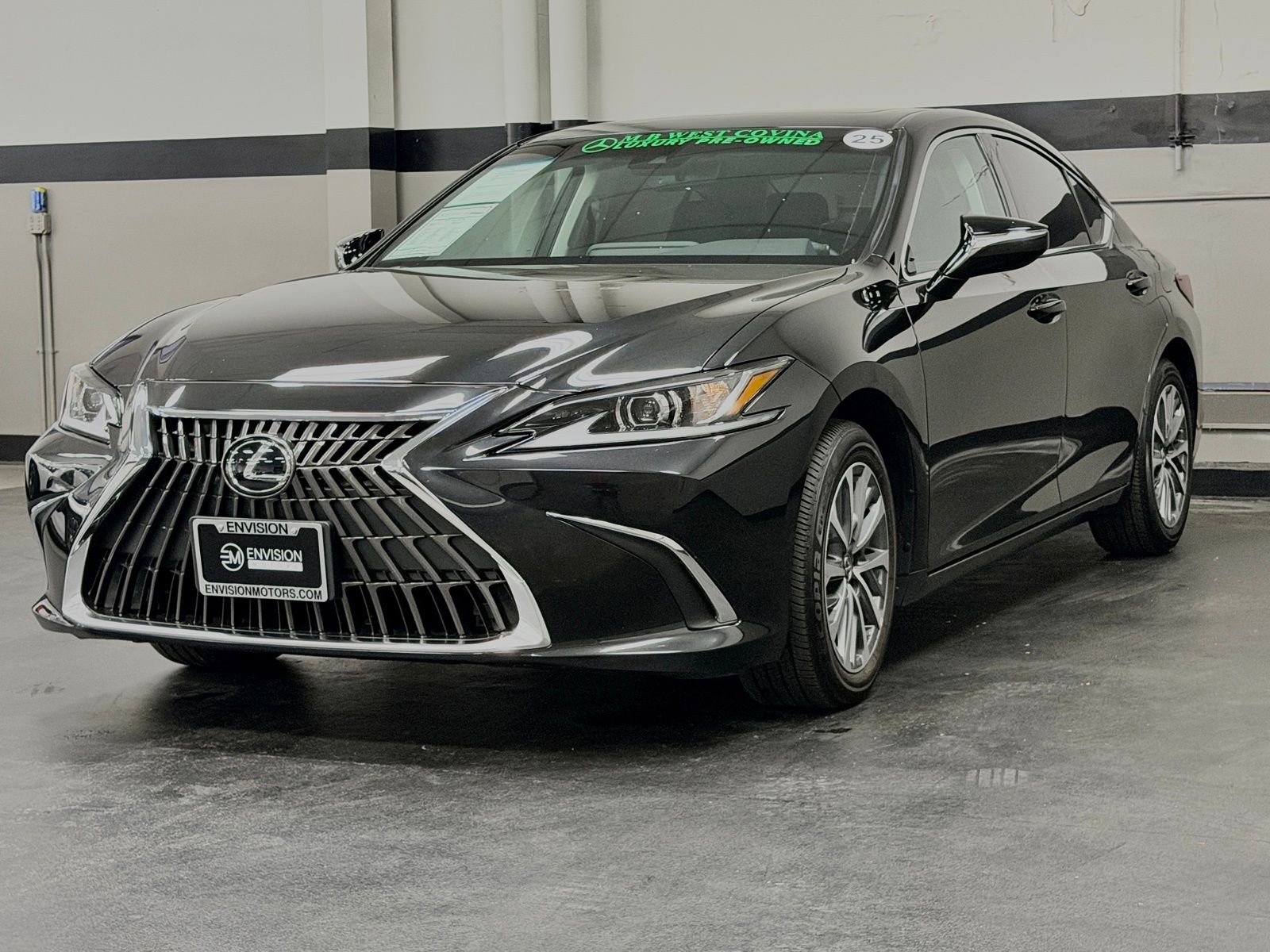 Used 2025 Lexus ES 350 w/ Accessory Package (Z1) image 7