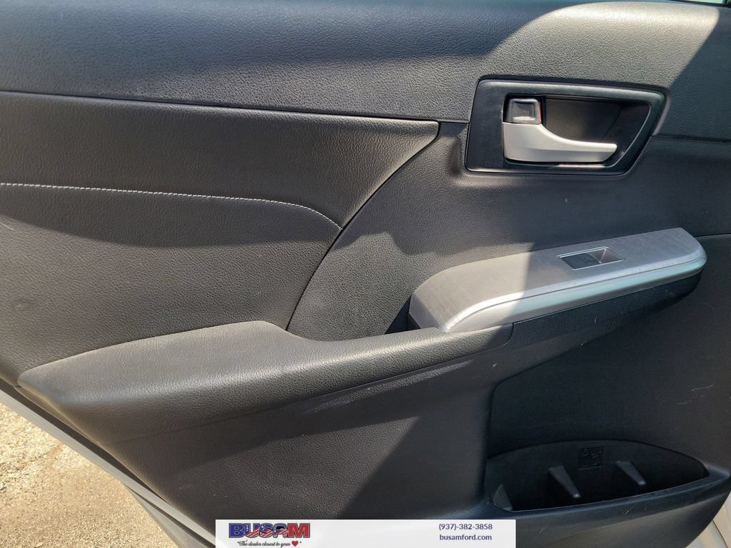 Used 2014 Toyota Camry SE w/ Leather Package FWD image 11