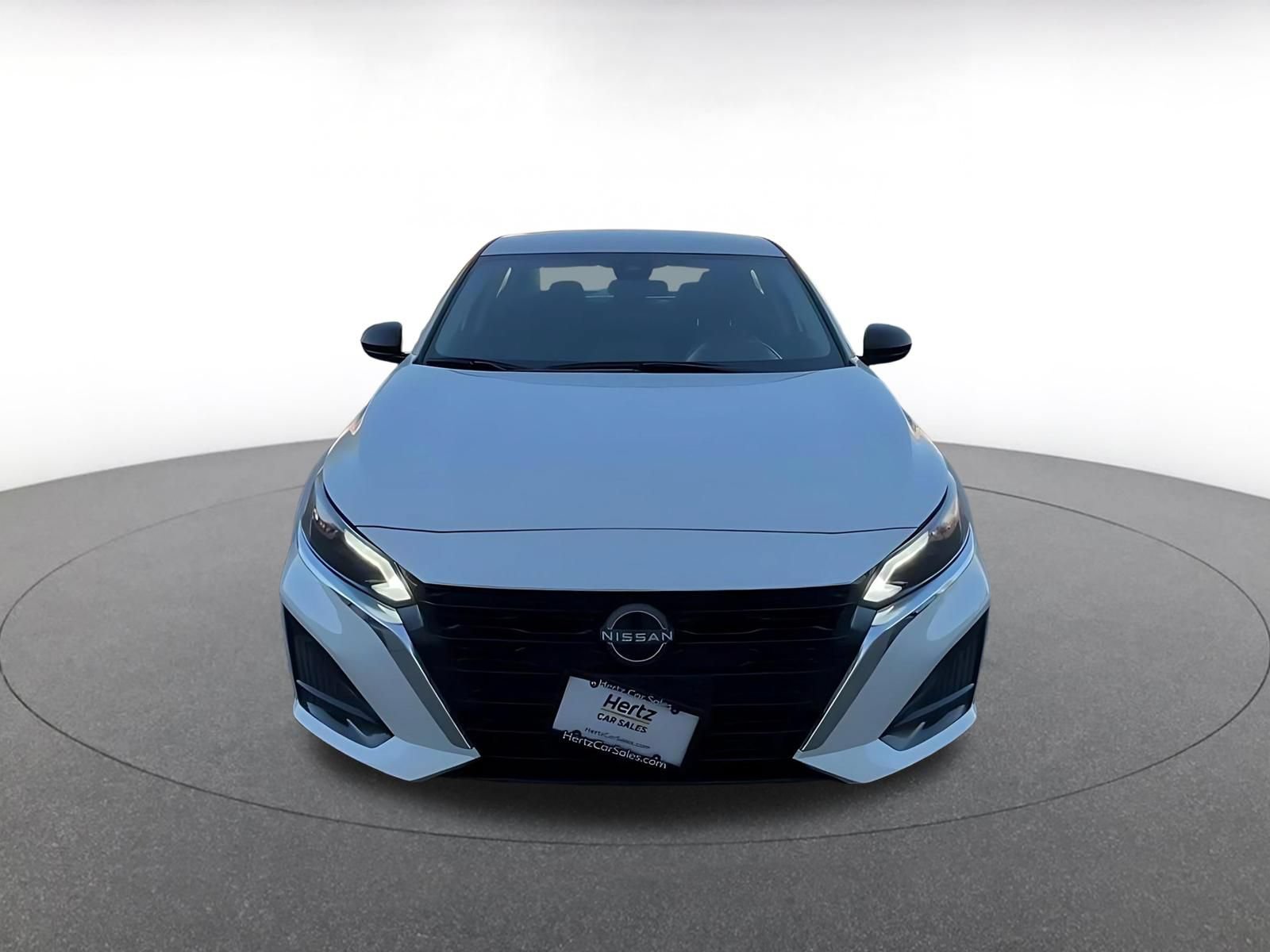 Used 2025 Nissan Altima 2.5 SV FWD image 4