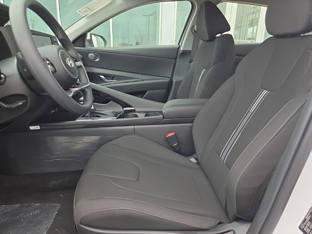 New 2026 Hyundai Elantra Hybrid FWD image 15