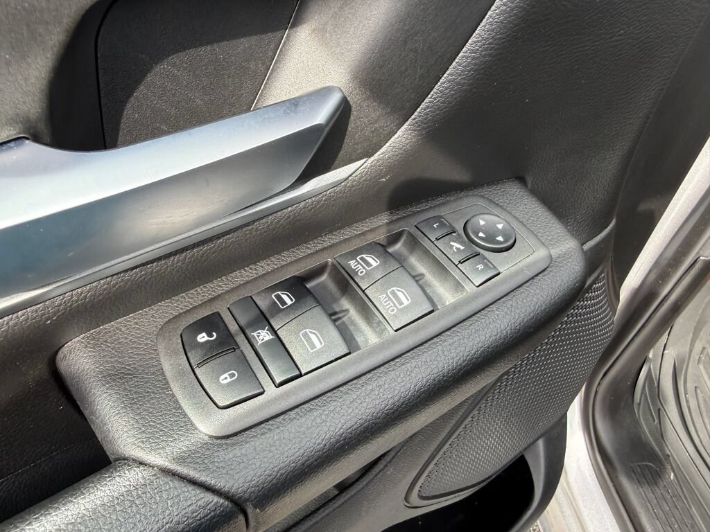 Used 2022 RAM 1500 Big Horn AWD/4WD image 18