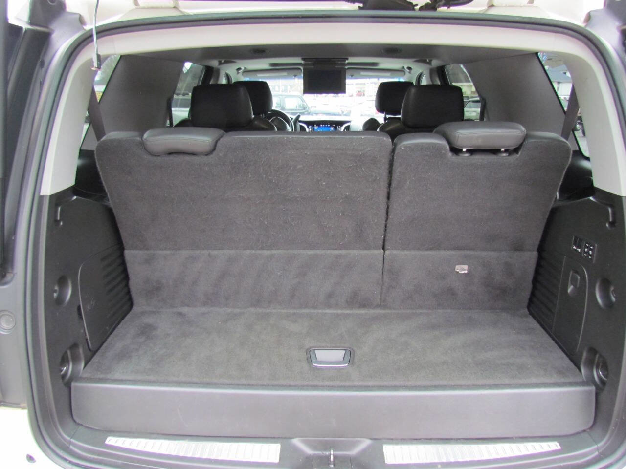 Used 2015 Cadillac Escalade Premium image 14