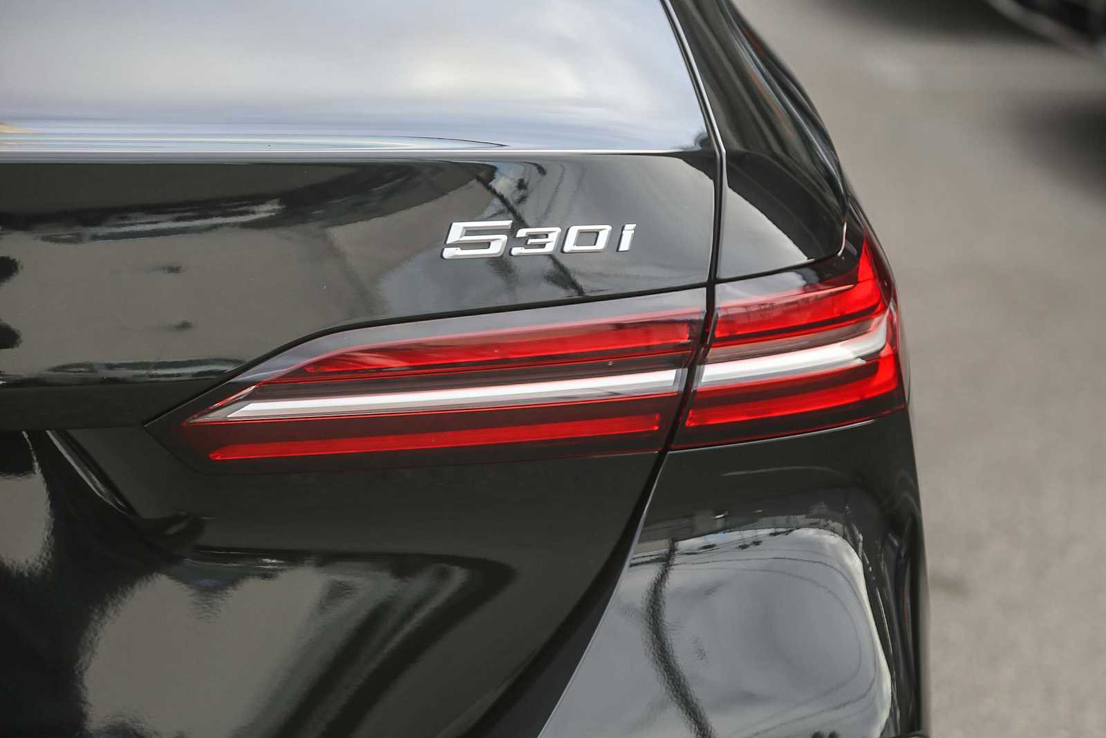 Certified 2025 BMW 530i image 7