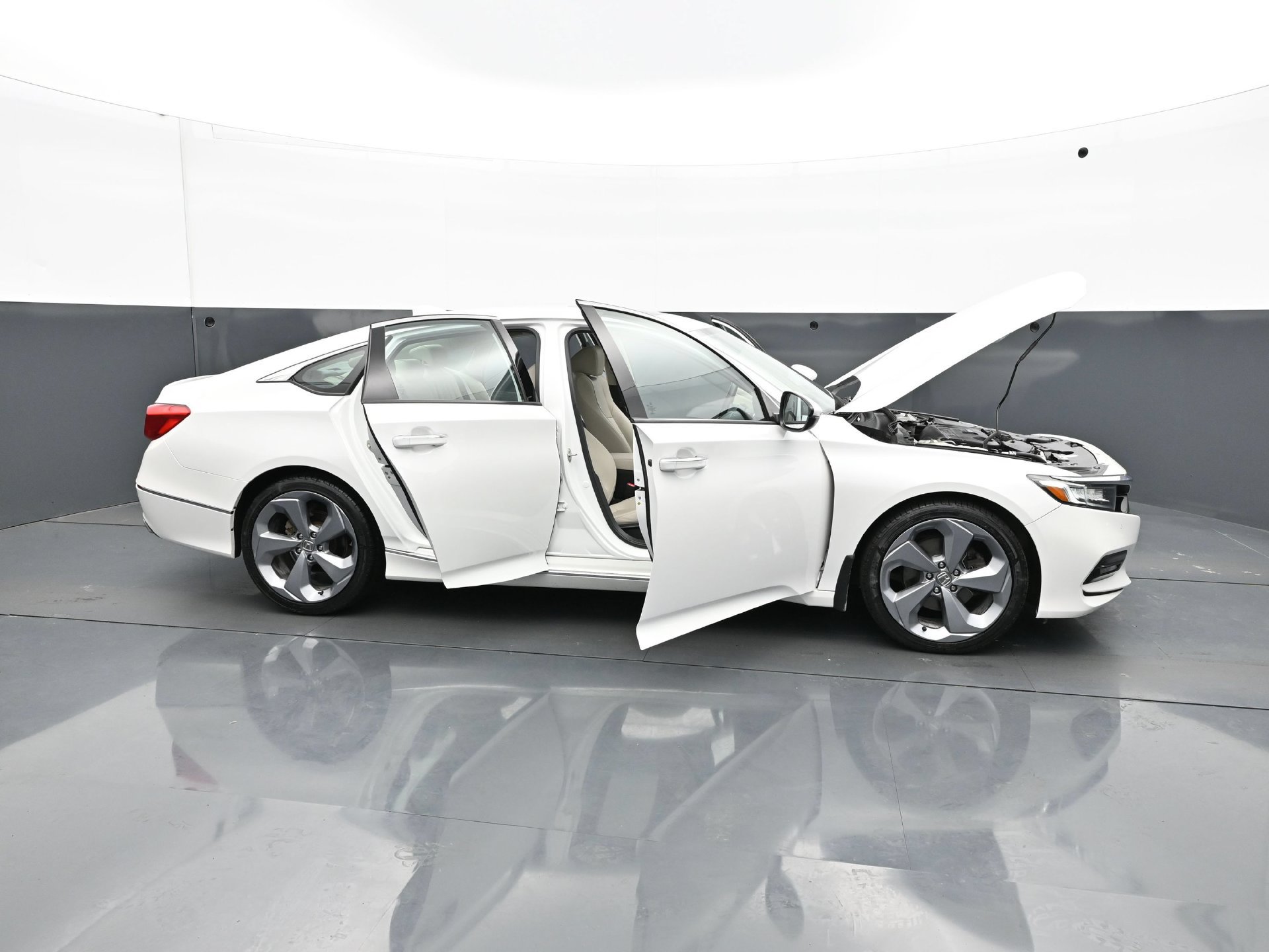 Used 2019 Honda Accord Touring image 41