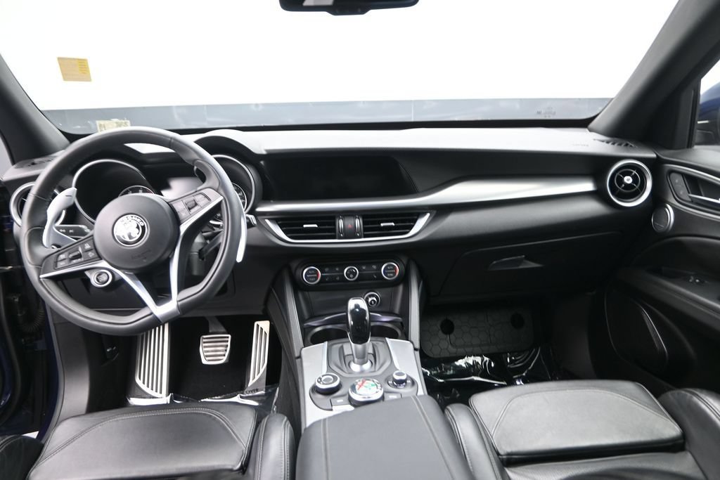 Used 2018 Alfa Romeo Stelvio Ti Sport AWD/4WD image 25