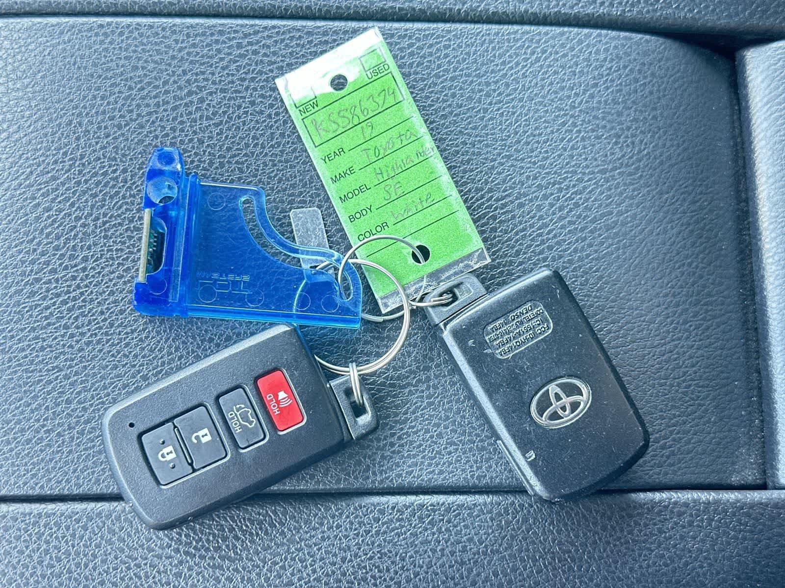 Used 2019 Toyota Highlander SE AWD/4WD image 22