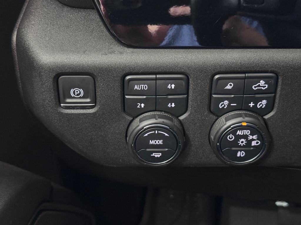 Certified 2024 Chevrolet Silverado 1500 LTZ w/ Z71 Off-Road Package AWD/4WD image 25