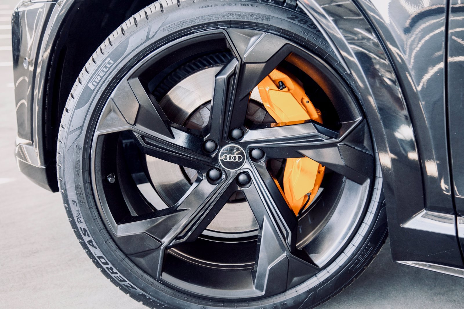 Used 2023 Audi e-tron S Prestige w/ Prestige Package AWD/4WD image 8