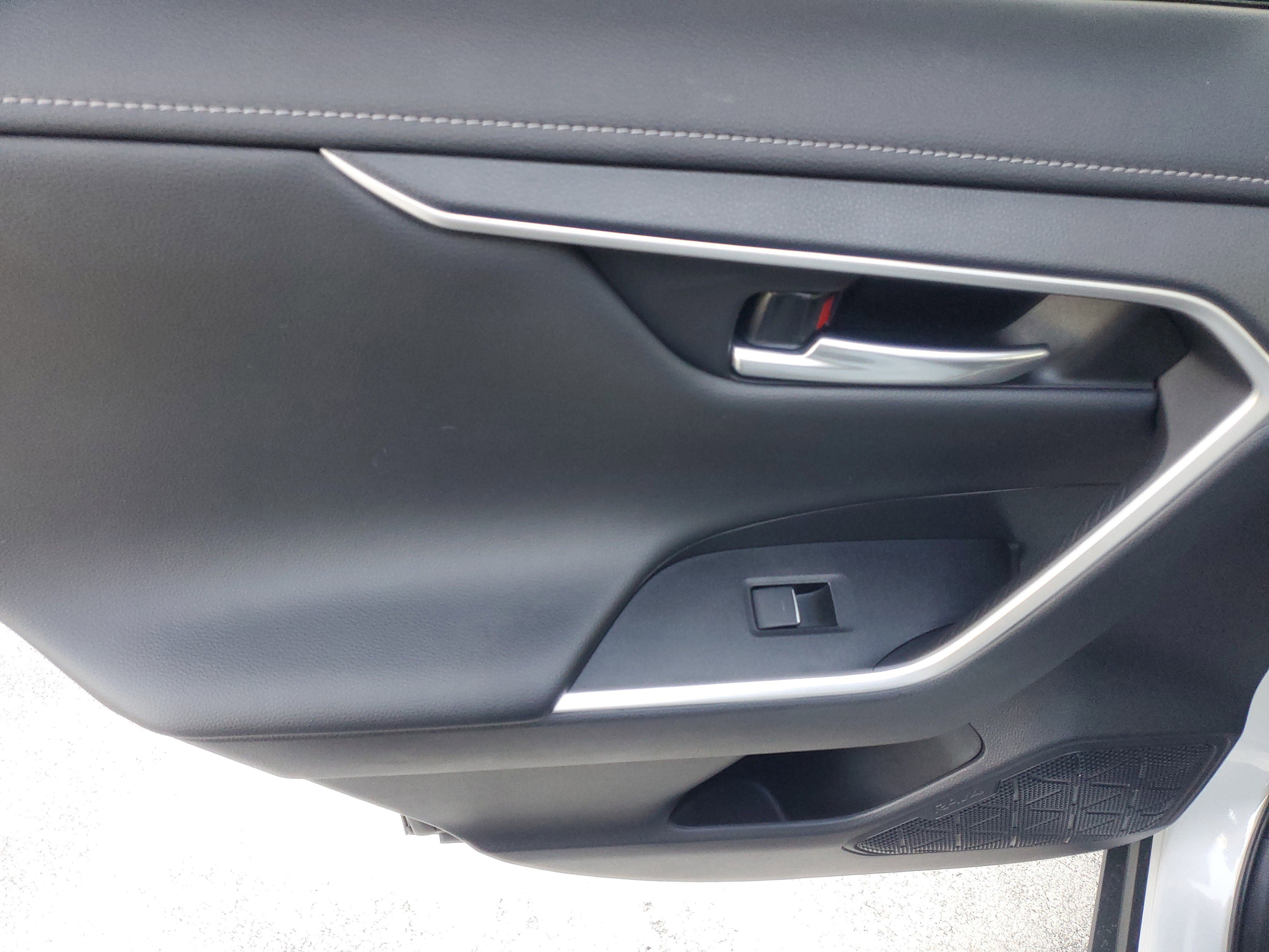 Used 2023 Toyota RAV4 Limited image 15