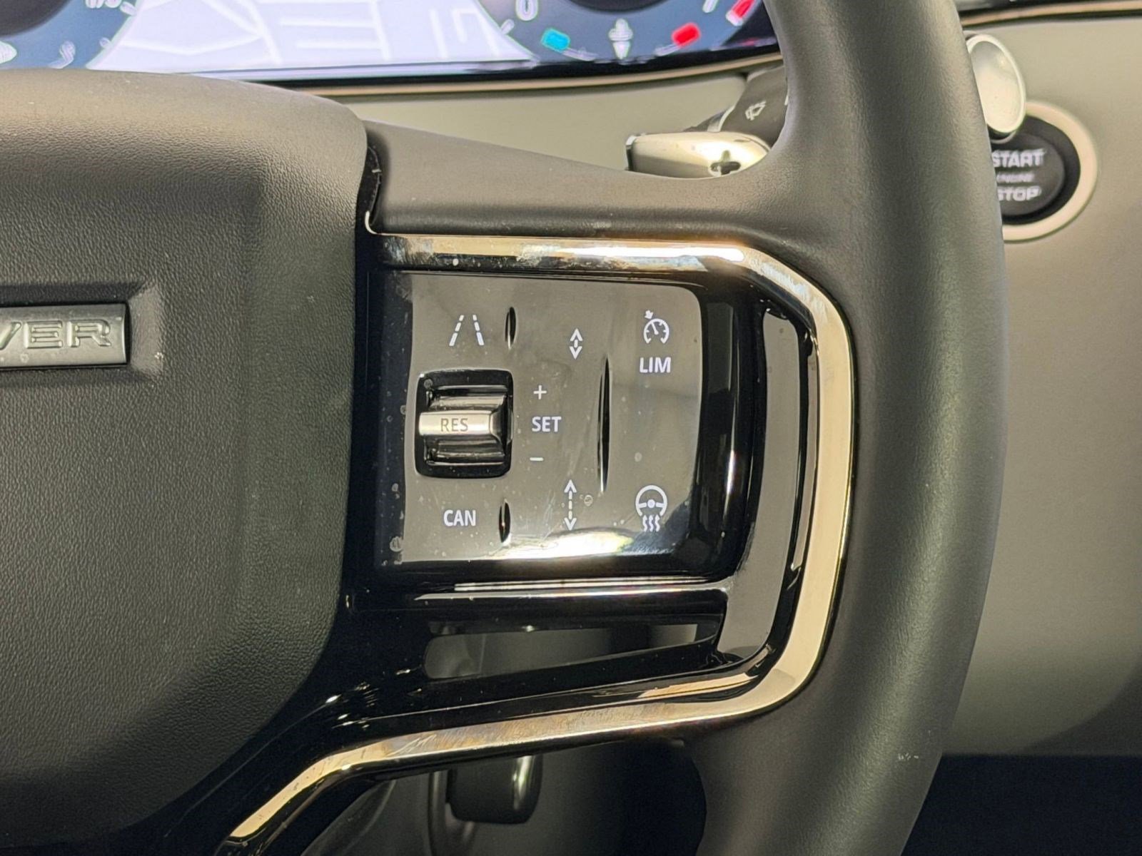 Certified 2026 Land Rover Range Rover Evoque Dynamic SE image 18