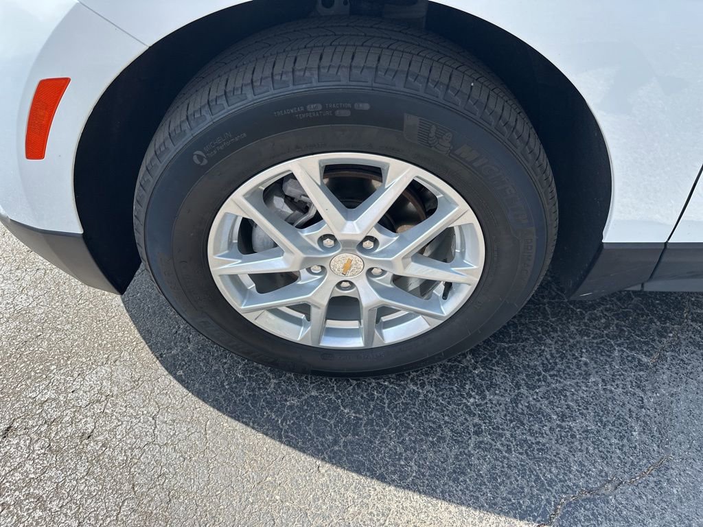 Used 2024 Chevrolet Equinox LT w/ LPO, Floor Liner Package image 9