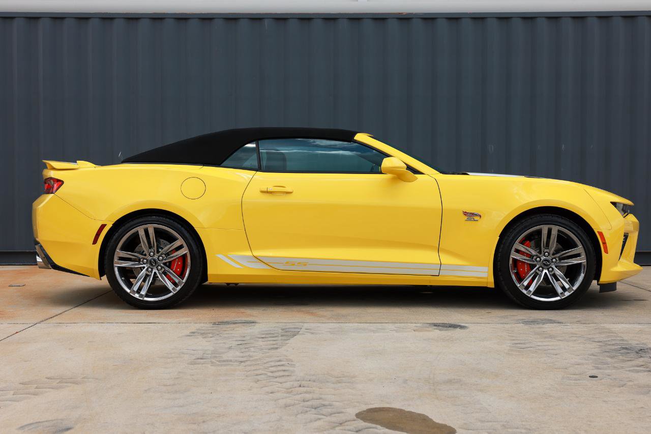 Used 2016 Chevrolet Camaro SS RWD image 17