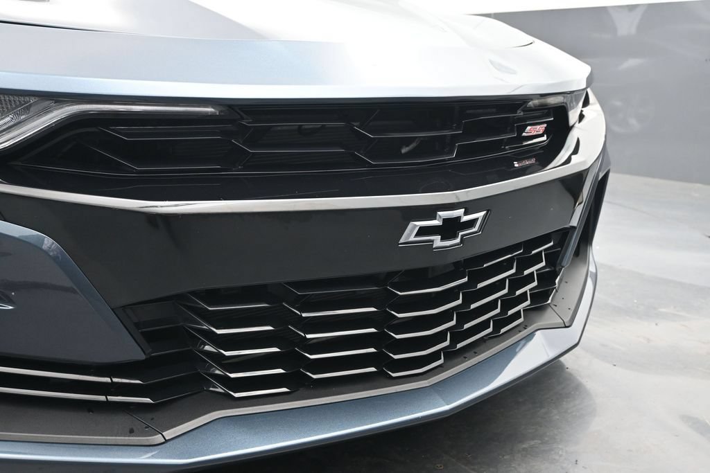 Used 2019 Chevrolet Camaro SS RWD image 5