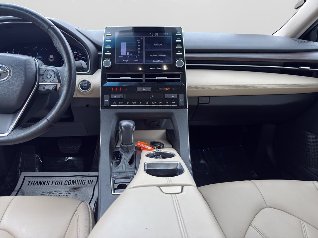Used 2022 Toyota Avalon XLE w/ Moonroof Package FWD image 18