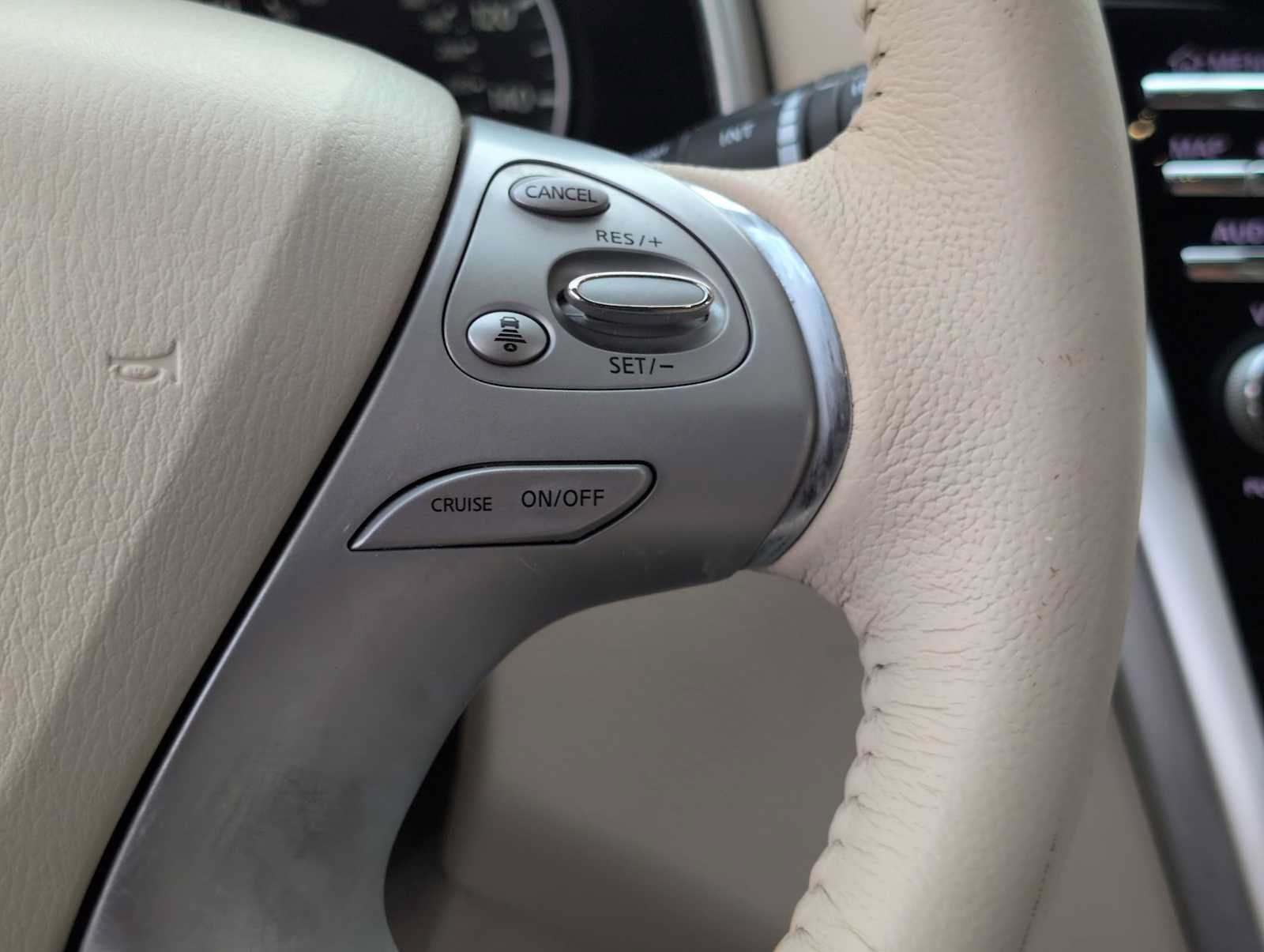 Used 2015 Nissan Murano Platinum w/ Platinum Technology Package AWD/4WD image 24