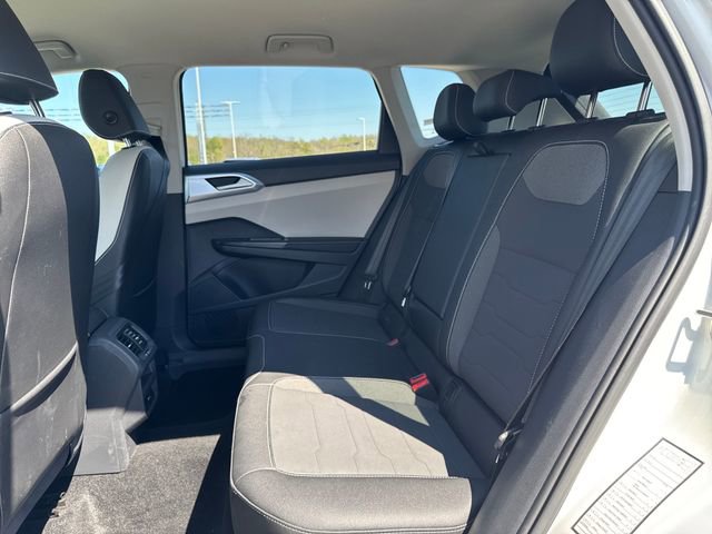 Used 2025 Volkswagen Taos SE image 38