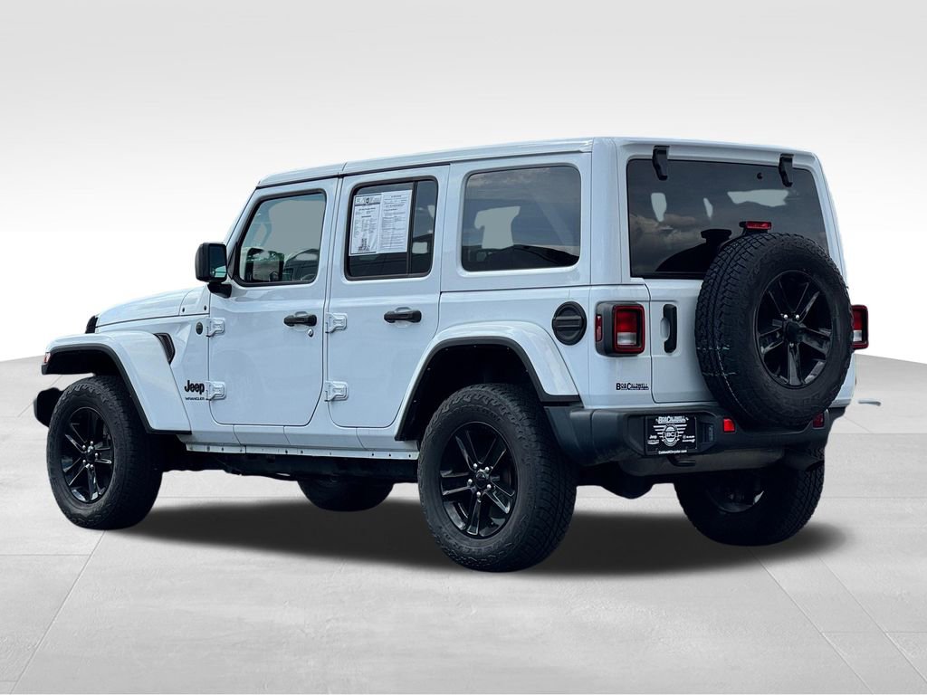 Used 2023 Jeep Wrangler Unlimited Sahara AWD/4WD image 5