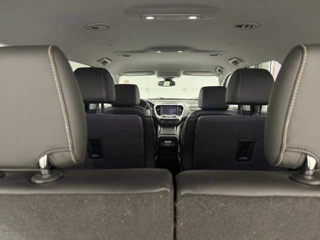 Certified 2021 GMC Acadia SLT w/ Trailering Package AWD/4WD image 10