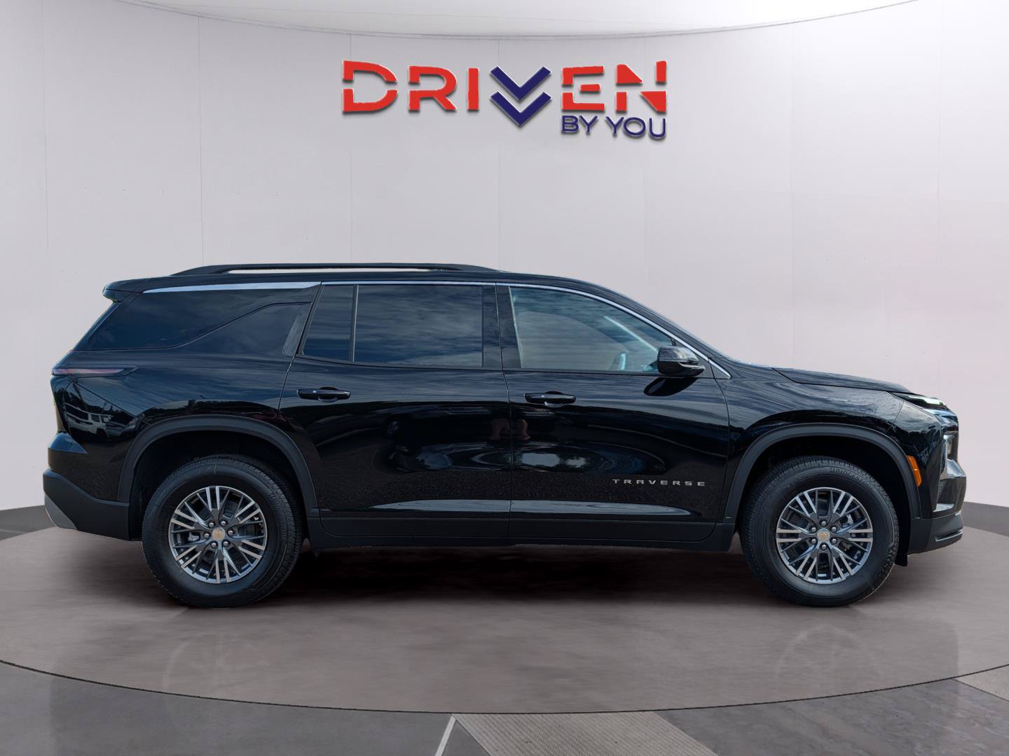 New 2026 Chevrolet Traverse LT w/ LPO, Floor Liner Package FWD image 6