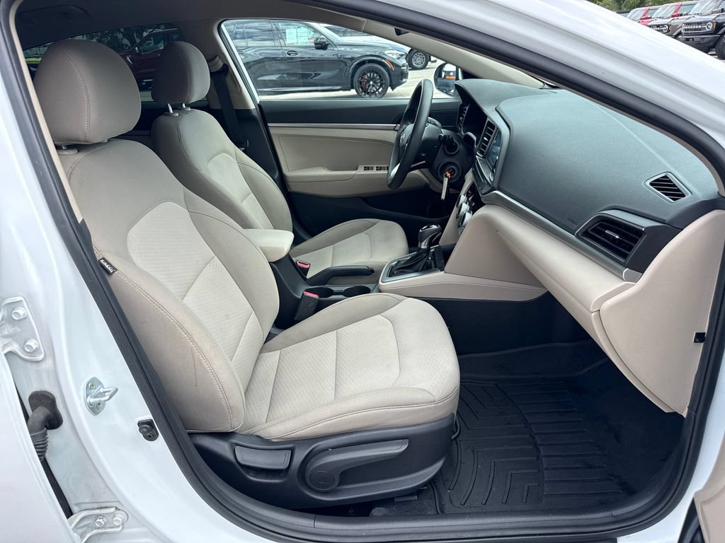 Used 2019 Hyundai Elantra SE FWD image 23