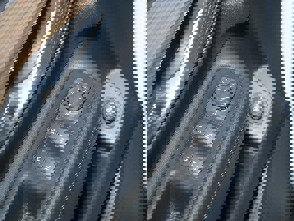 Used 2018 GMC Terrain SLE w/ Driver Convenience Package image 16