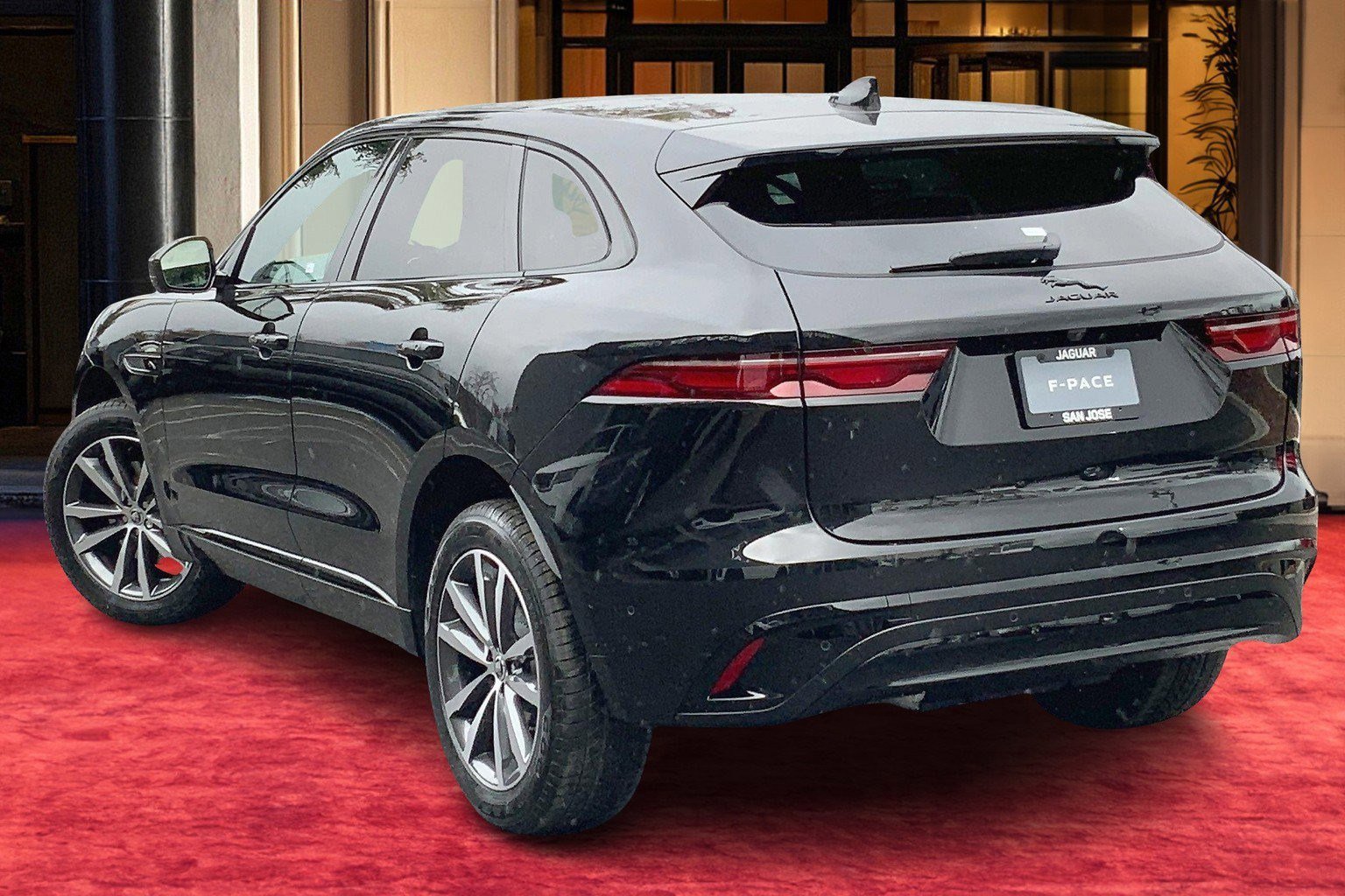 New 2025 Jaguar F-PACE R-Dynamic S image 4