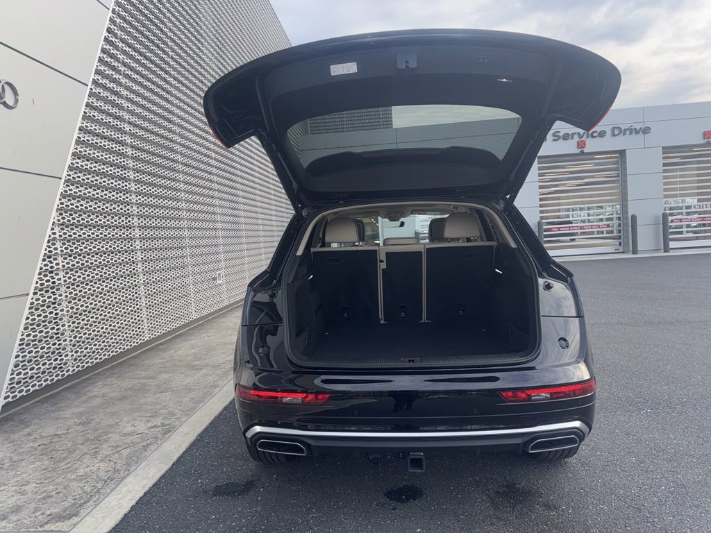 Certified 2025 Audi Q5 2.0T Premium Plus w/ Premium Plus Package image 16