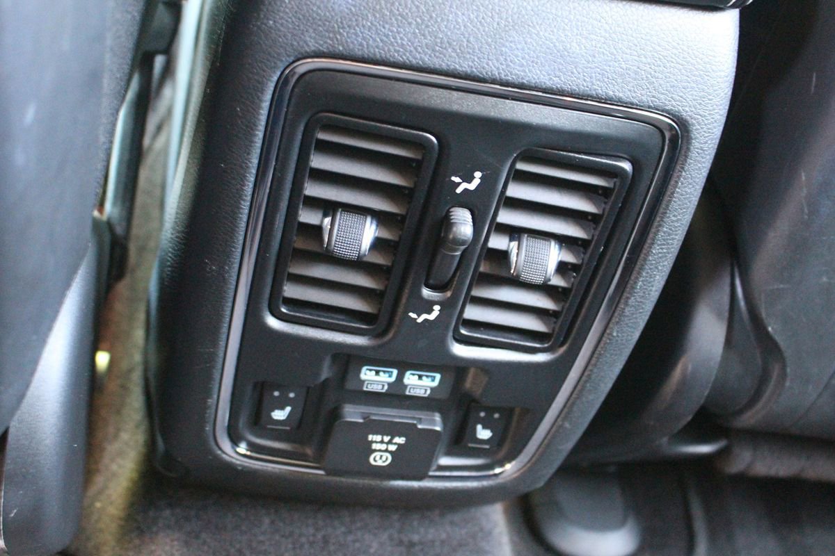 Used 2017 Jeep Grand Cherokee Limited RWD image 13