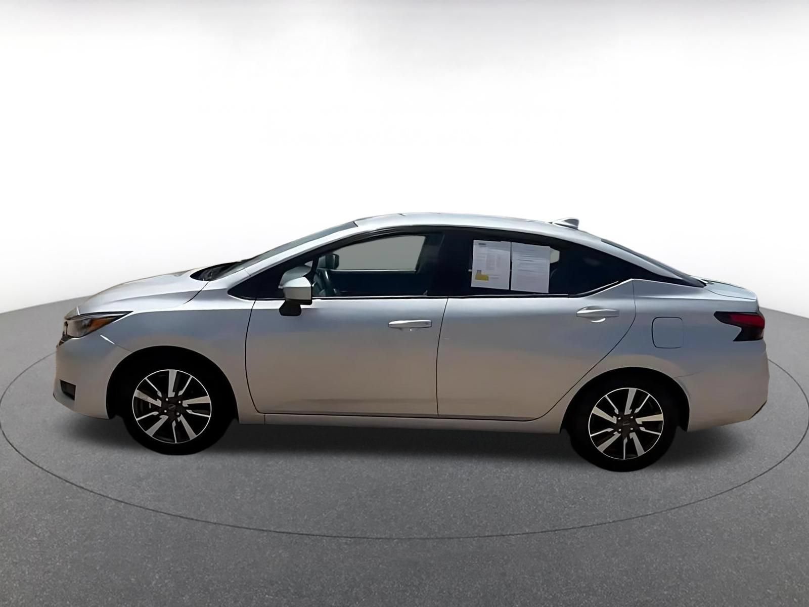 Used 2025 Nissan Versa SV FWD image 9