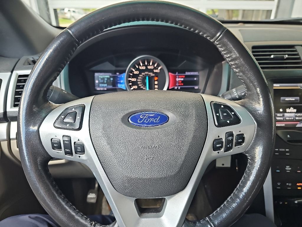 Used 2013 Ford Explorer XLT AWD/4WD image 6
