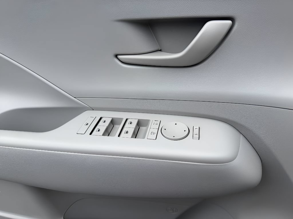 Used 2025 Hyundai Kona SEL FWD image 19