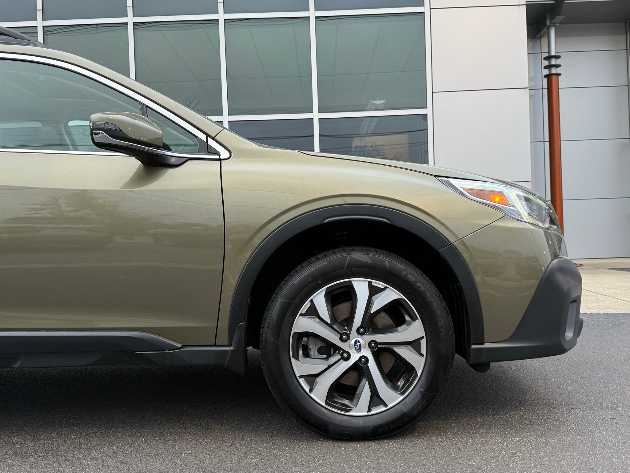 Used 2021 Subaru Outback Limited image 12