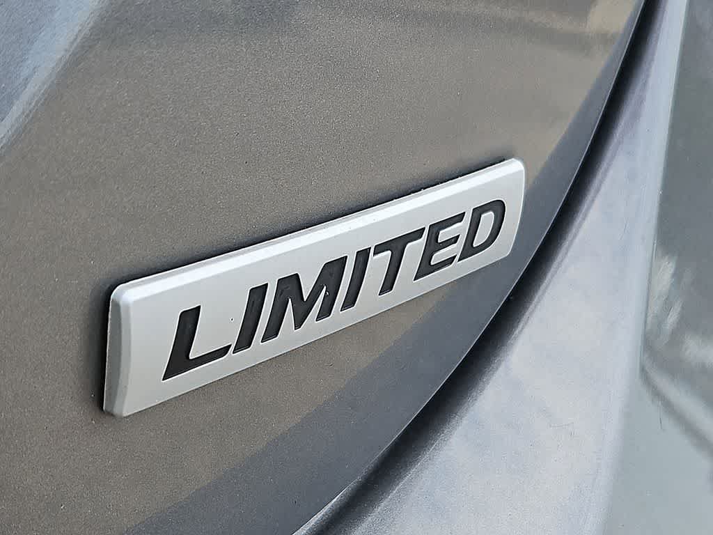 Used 2013 Hyundai Elantra Limited FWD image 29